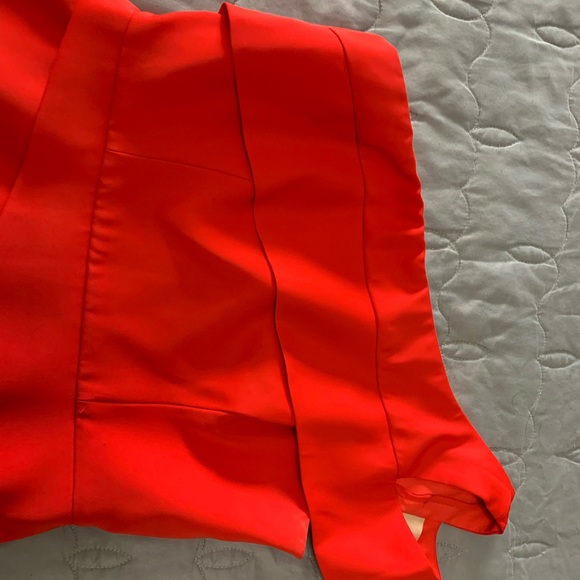 BCBG Max Azria beautiful red cocktail one shoulder dress, size US 10. - Picture 5 of 8